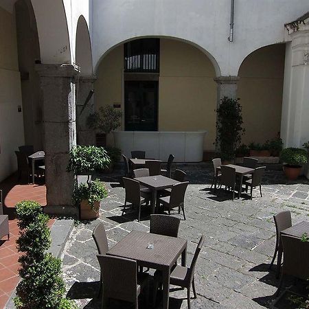 Ave Gratia Plena Hostel Salerno Exterior foto